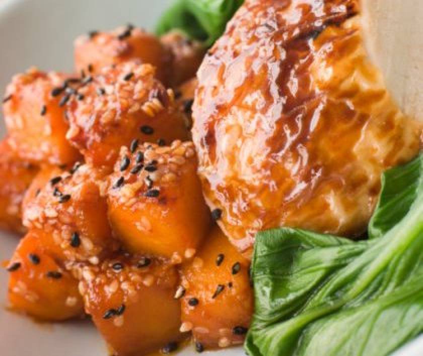 Γευστικά ρολά κοτόπουλο με θρεπτικό σουσάμι