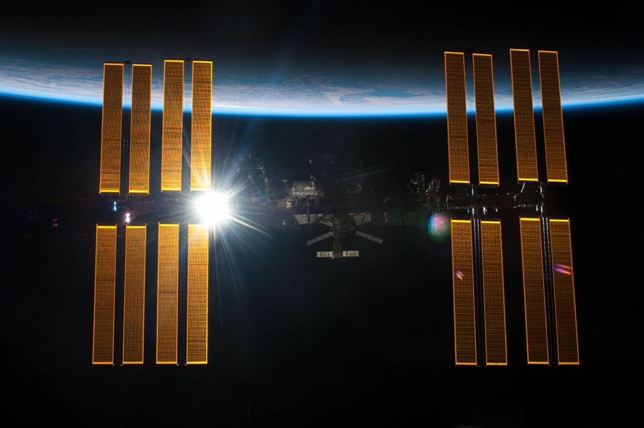 Το «Ατλαντίς» συνδέθηκε στο Διεθνή Διαστημικό Σταθμό