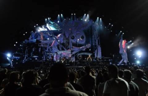 VIDEO: Οι Bon Jovi στη σκηνή του ΟΑΚΑ