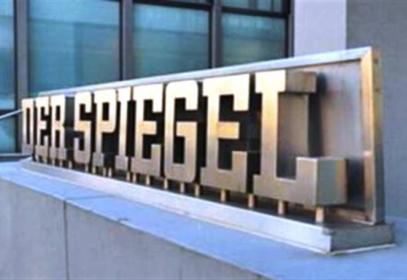 Spiegel: «Δεν σώθηκε ούτε η Ελλάδα ούτε το ευρώ»