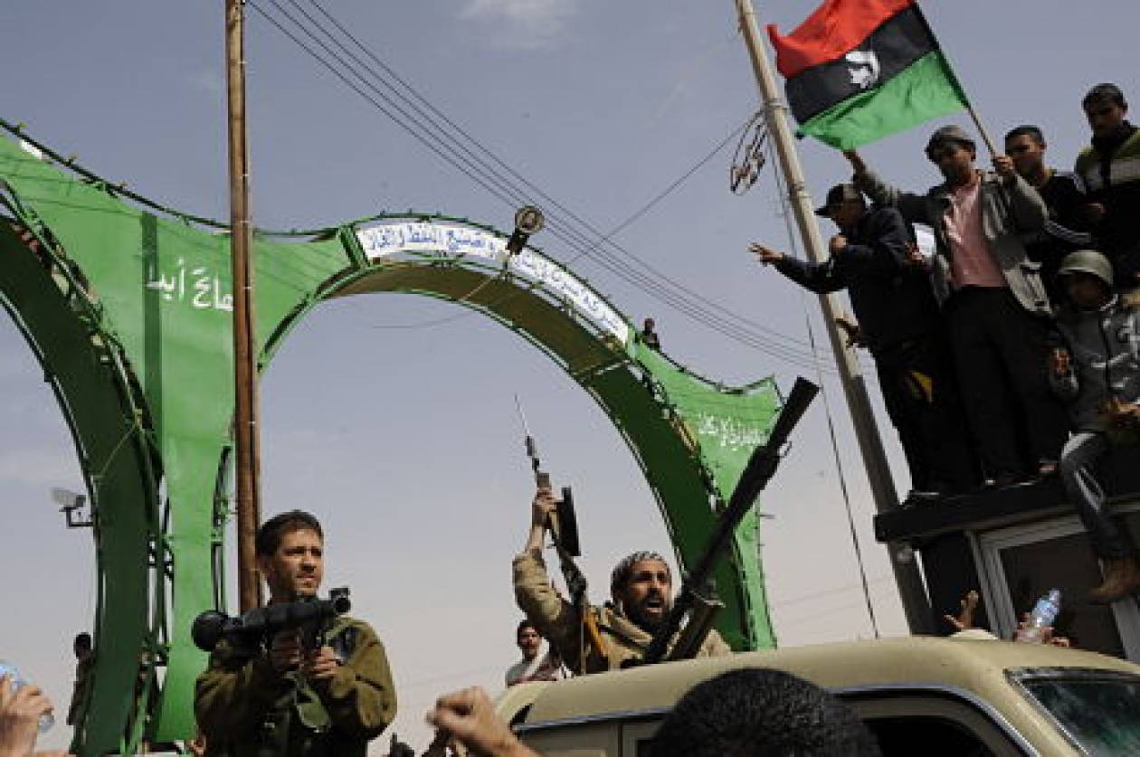 Μαίνονται οι μάχες στη Λιβύη