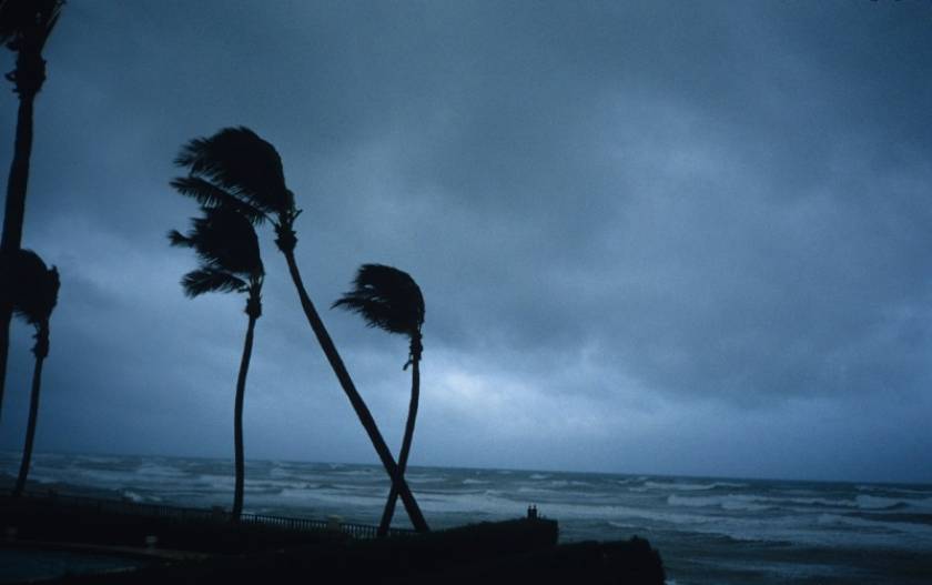 Η.Π.Α.: Φόβος και προετοιμασίες για τον τυφώνα Αϊρίν
