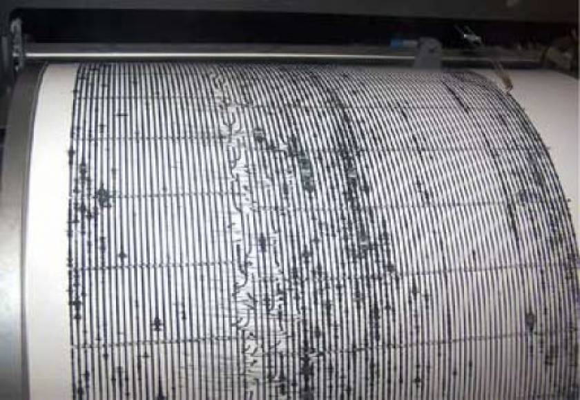 Δύο νεκροί από σεισμό στη Σουμάτρα