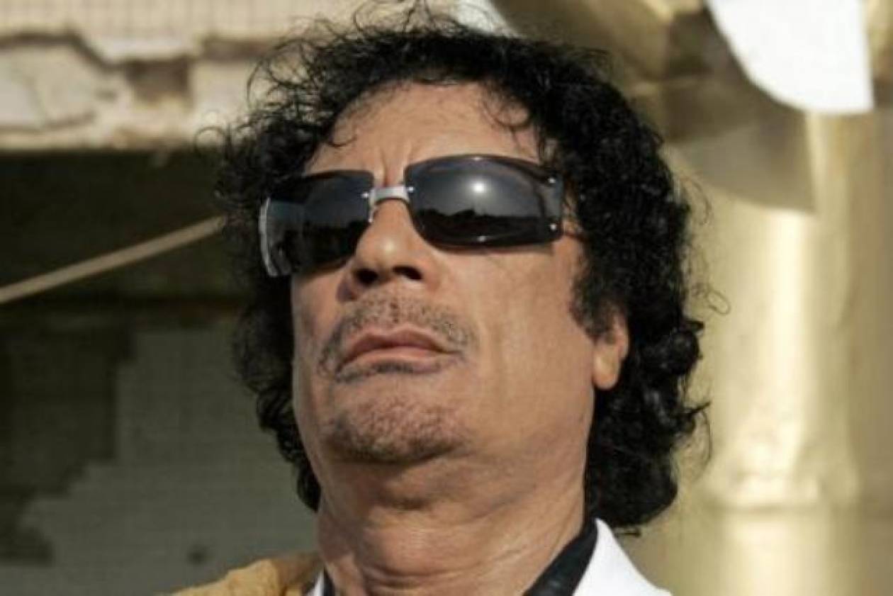 Ένταλμα σύλληψης της Ιντερπόλ για τον Καντάφι