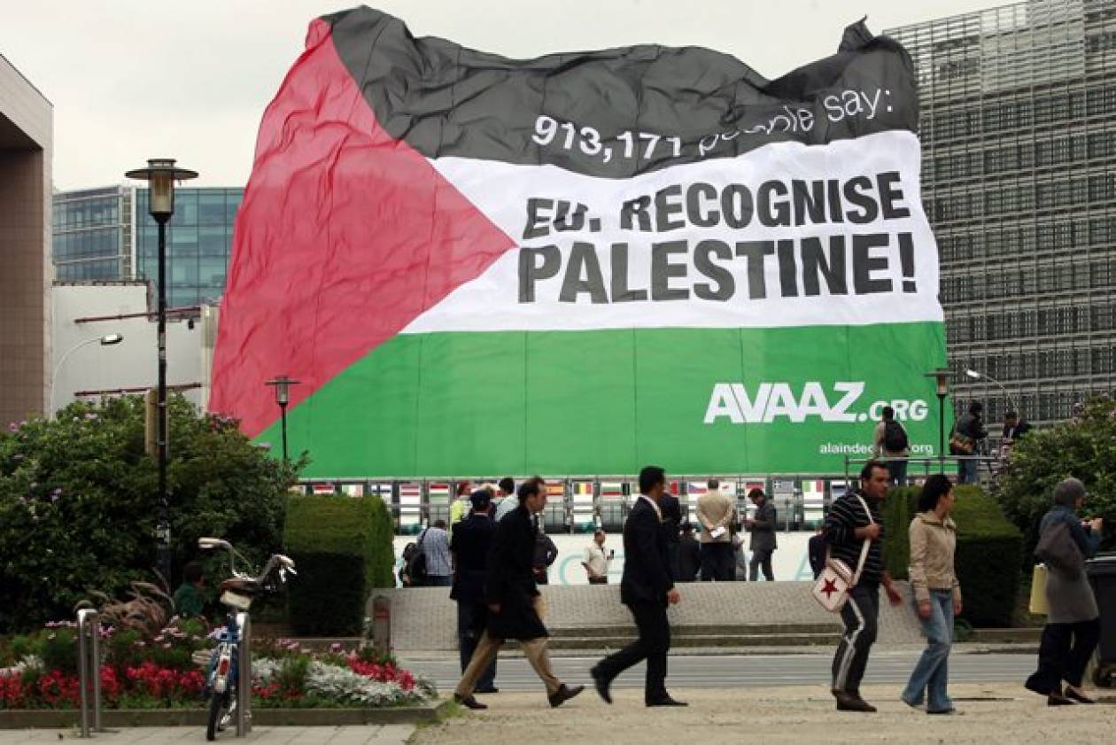 Γιγάντια παλαιστινιακή σημαία στις Βρυξέλλες