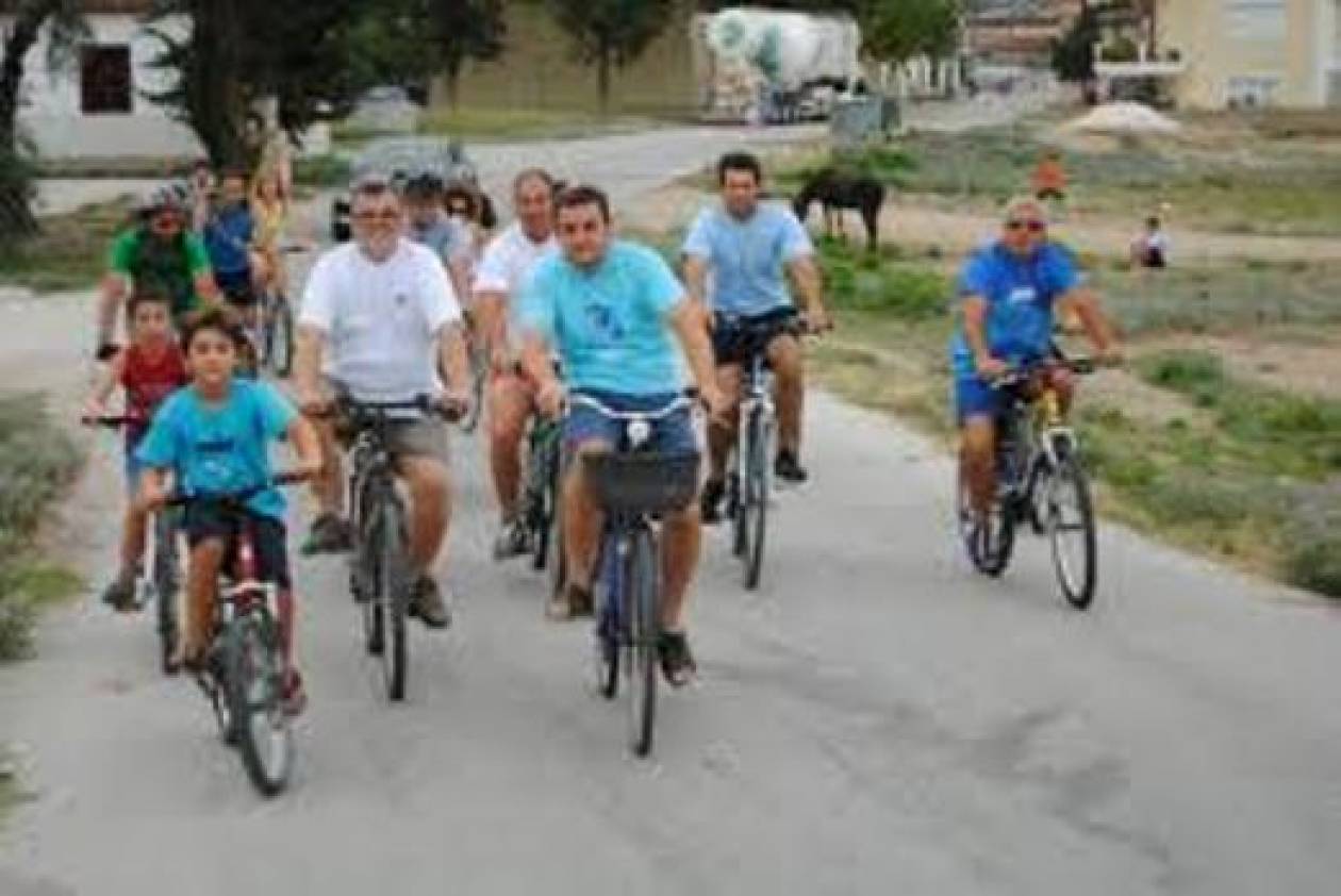 Λάρισα: Βγαίνουν στους δρόμους με τα ποδήλατα