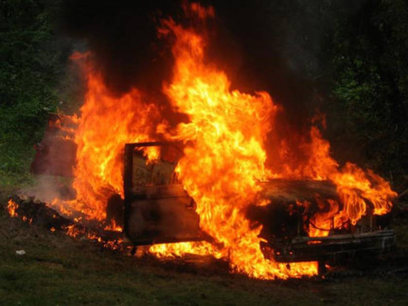 Έκαψαν αυτοκίνητο στα Χανιά