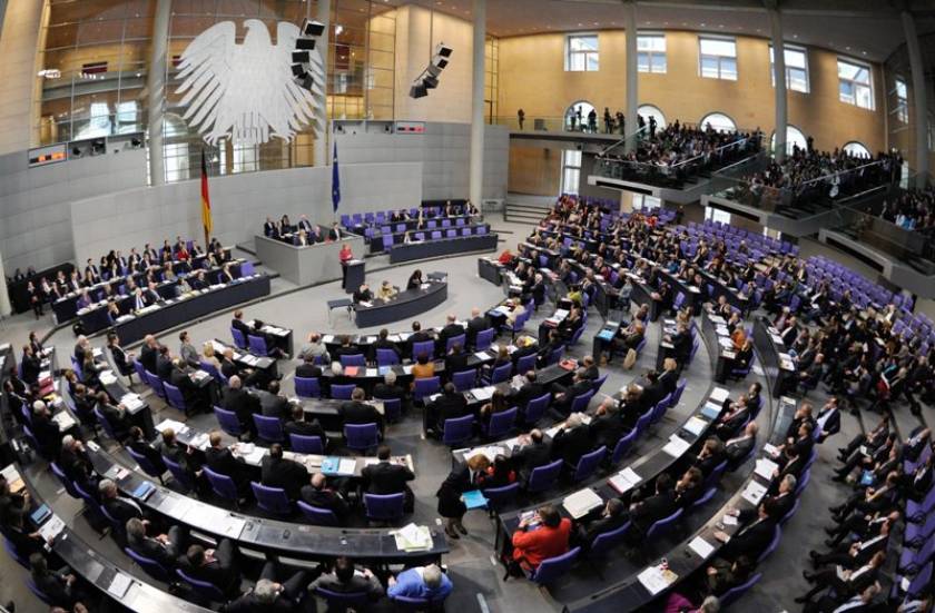 Σε εξέλιξη η κρίσιμη ψηφοφορία για την Μέρκελ στην Γερμανία