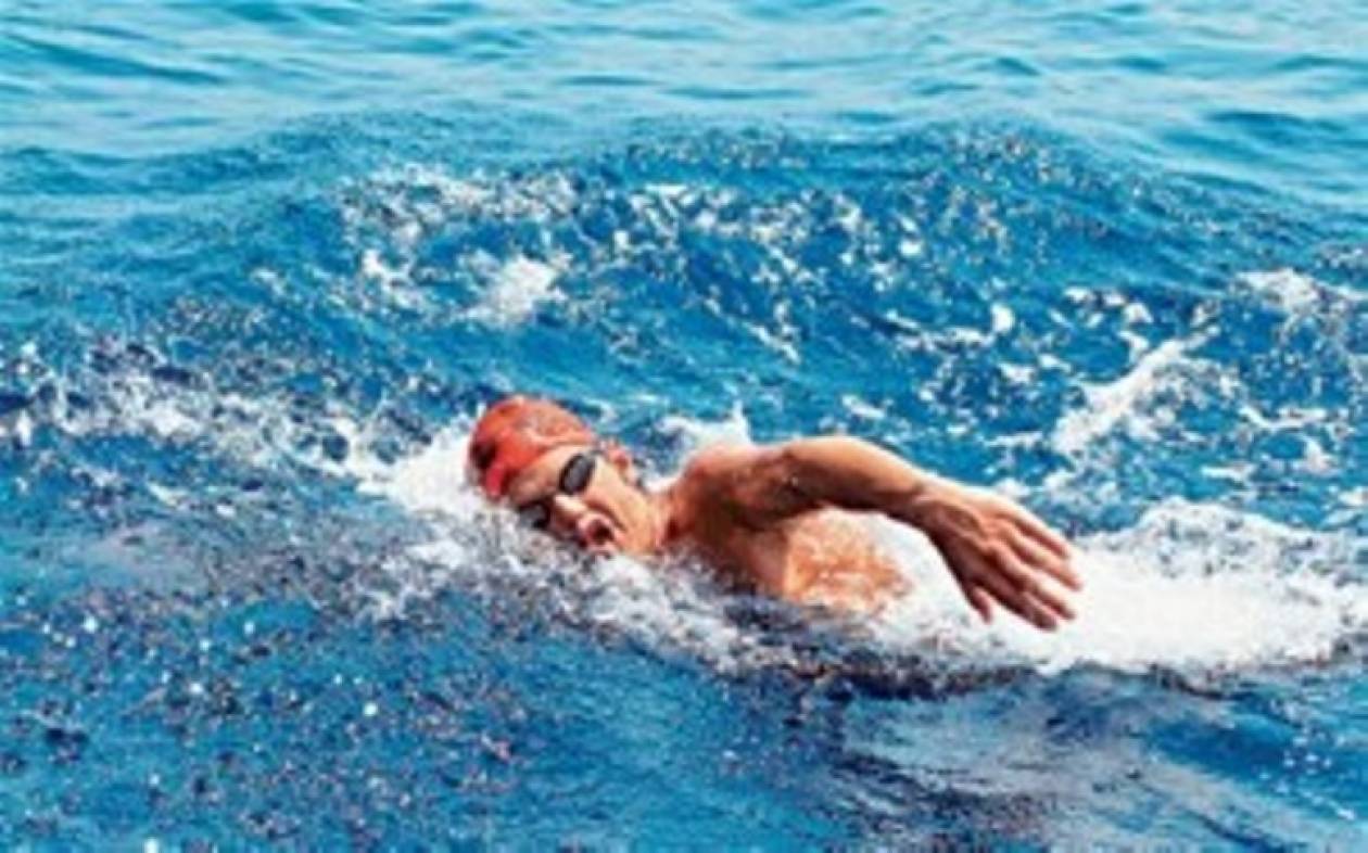 Κολύμπησε 100 χιλιόμετρα από την Πελοπόννησο στην Κρήτη!