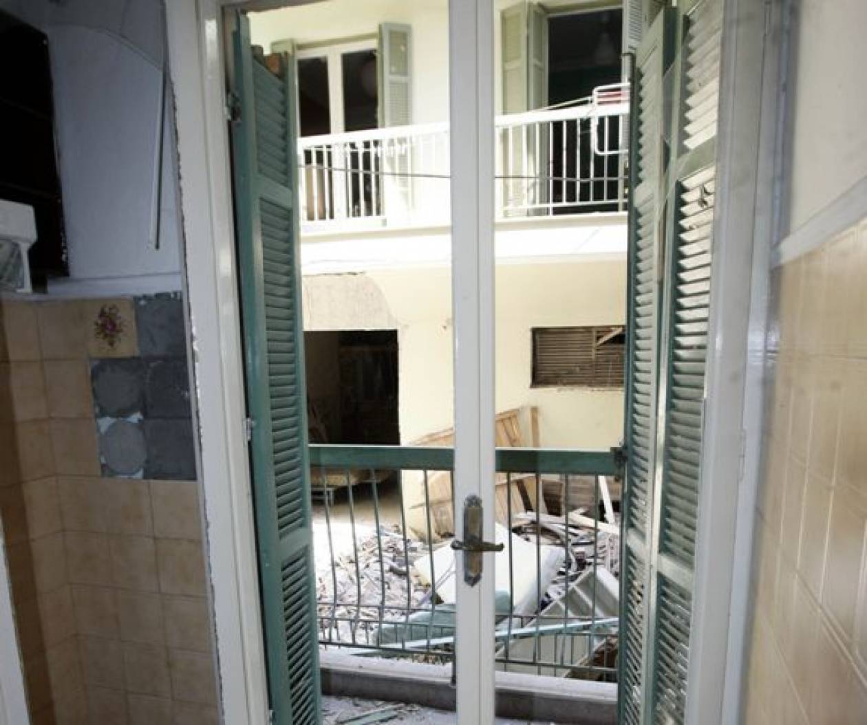 «Καθαρά» τα όπλα στο διαμέρισμα στη Θεσσαλονίκη