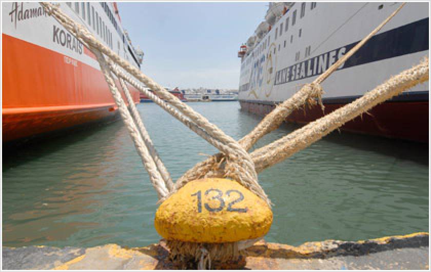 Δεν ταξιδεύουν τα καράβια για Κρήτη από Πειραιά