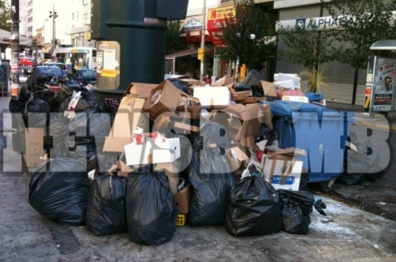 Σκάνδαλο με τα σκουπίδια – Πληρώνονται οι απεργοί