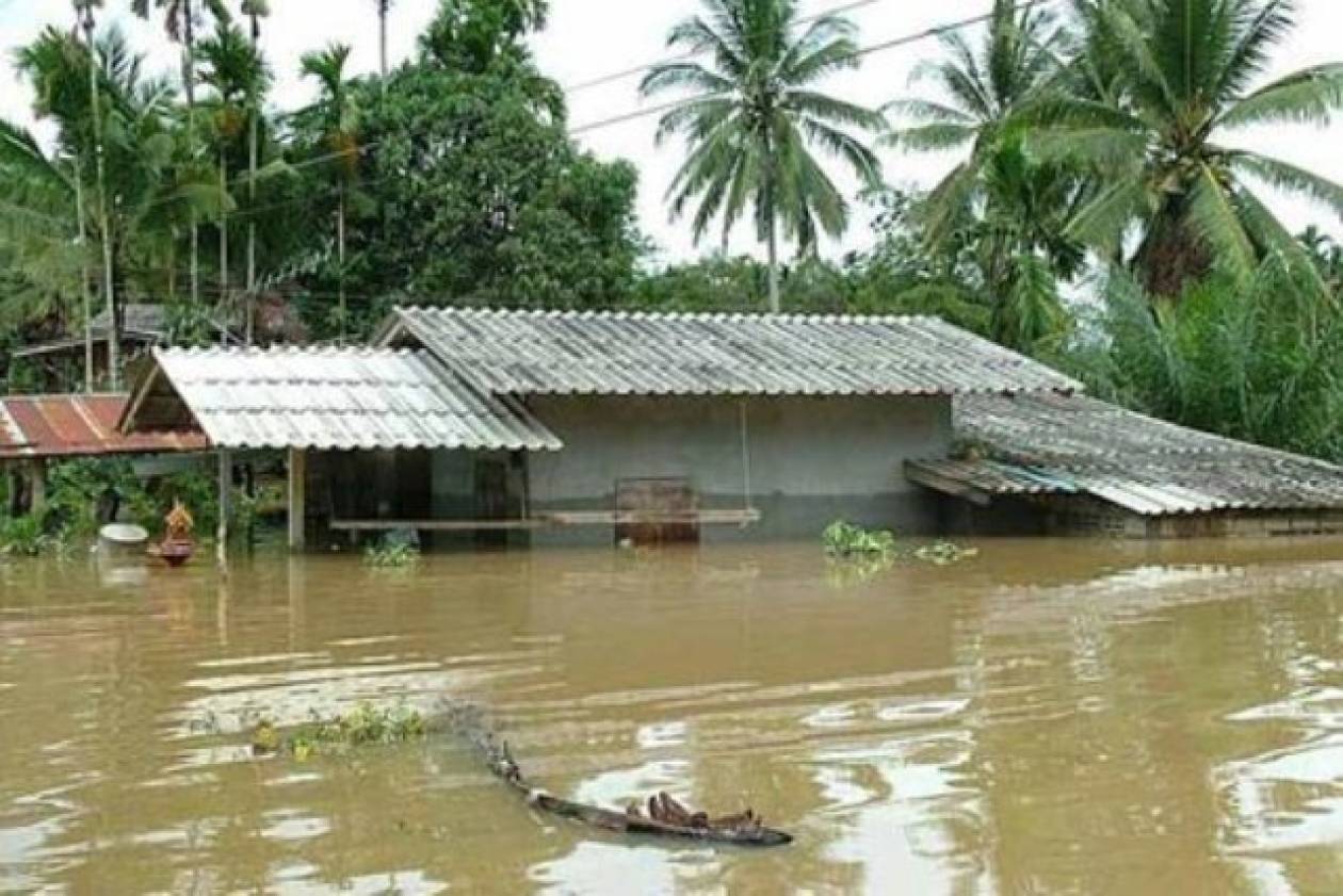 Εκατοντάδες νεκροί από τις πλημμύρες στην Ταϋλάνδη