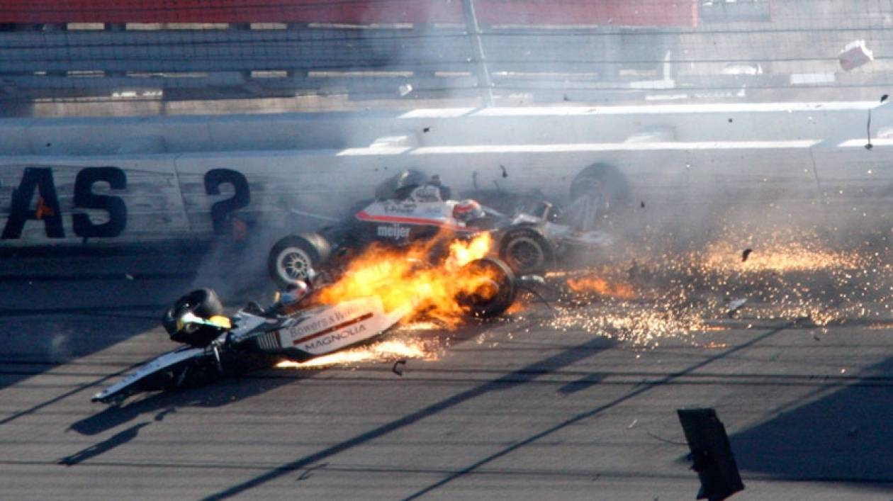 Τραγωδία σε αγώνα IndyCar