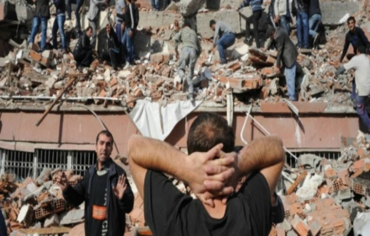 Συγκλονιστικά βίντεο από τον φονικό σεισμό στην Τουρκία