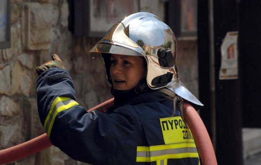 Υπό έλεγχο πυρκαγιά σε κέντρο διασκέδασης στο Περιστέρι