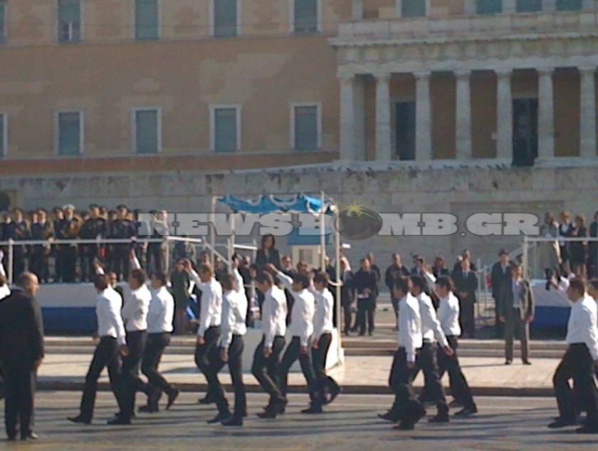 Ένταση και αποδοκιμασίες στην παρέλαση της Αθήνας