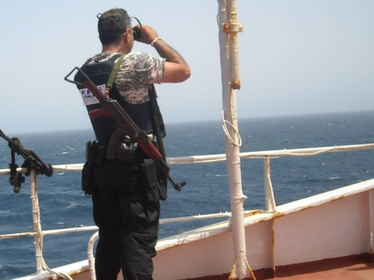 Ένοπλοι φρουροί στα πλοία με βρετανική σημαία