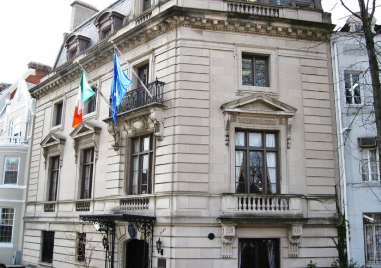 Η Ιρλανδία κλείνει τις πρεσβείες σε Βατικανό και Ιράν