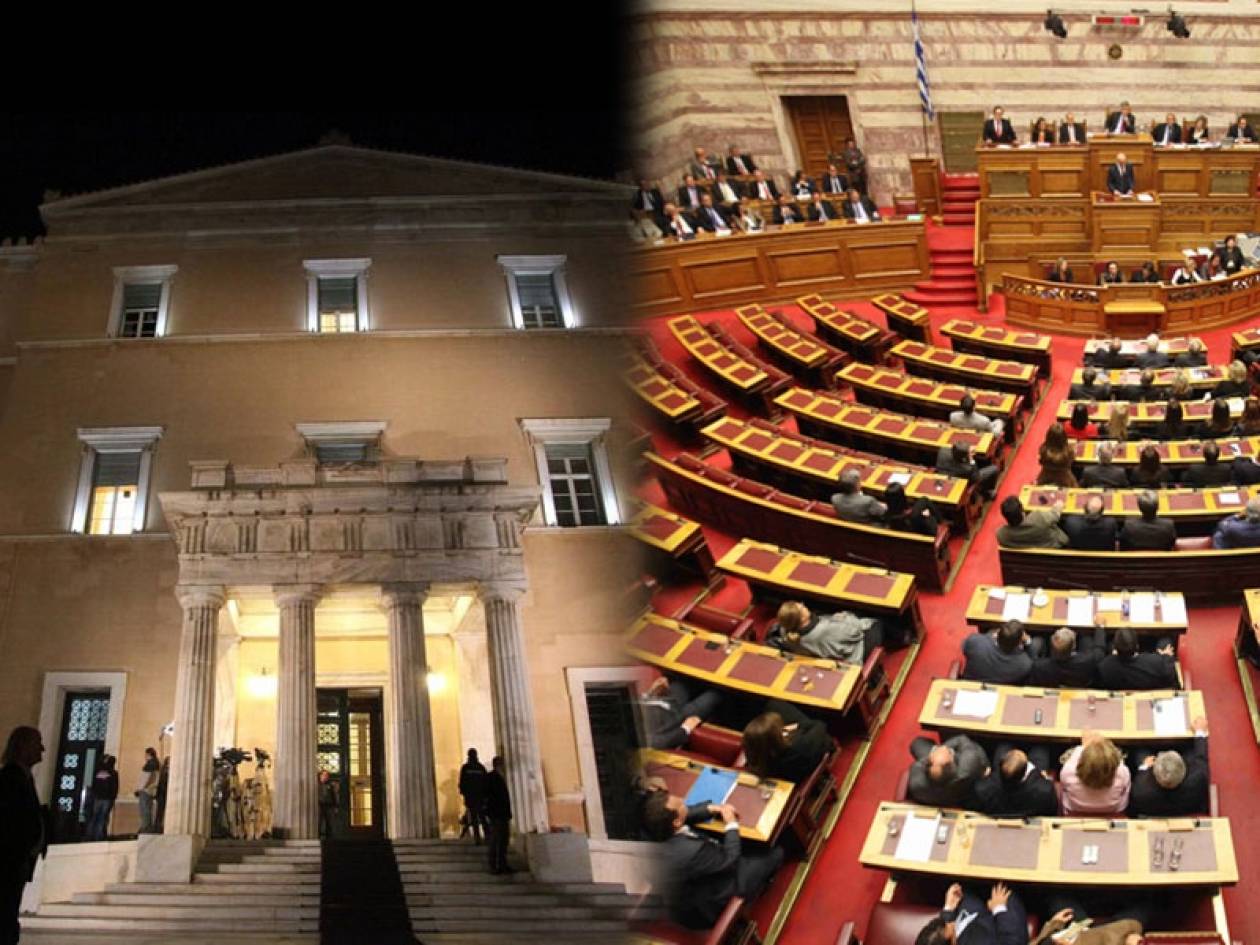 Σταθερά τα εισοδήματα των βουλευτών, ενώ οι Έλληνες στενάζουν