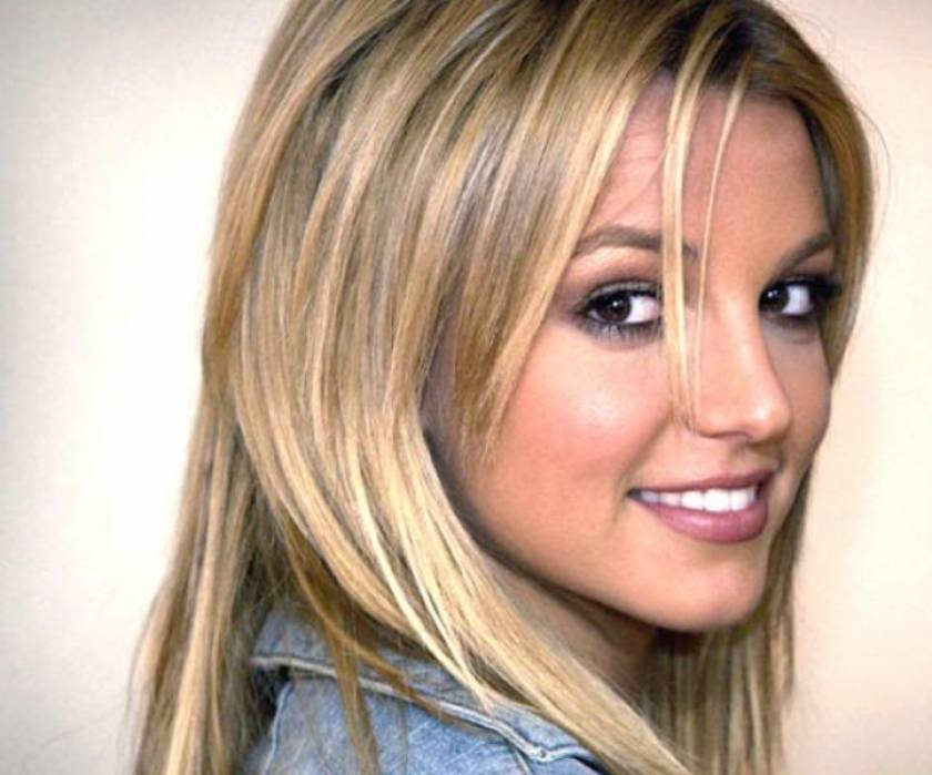 Eνθουσιασμένος θαυμαστής δάγκωσε τη Britney Spears
