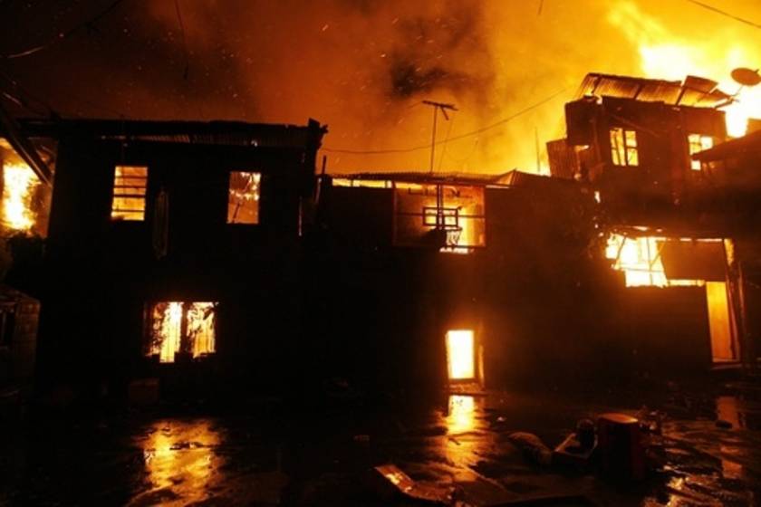 Καταστροφική πυρκαγιά σάρωσε τις Φιλιππίνες
