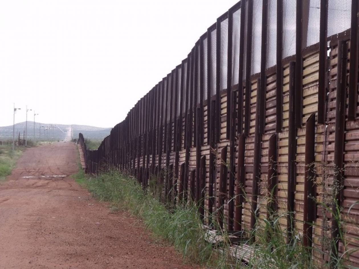 Θέλουν να χτίσουν φράχτη στα σύνορα Αριζόνας-Μεξικού