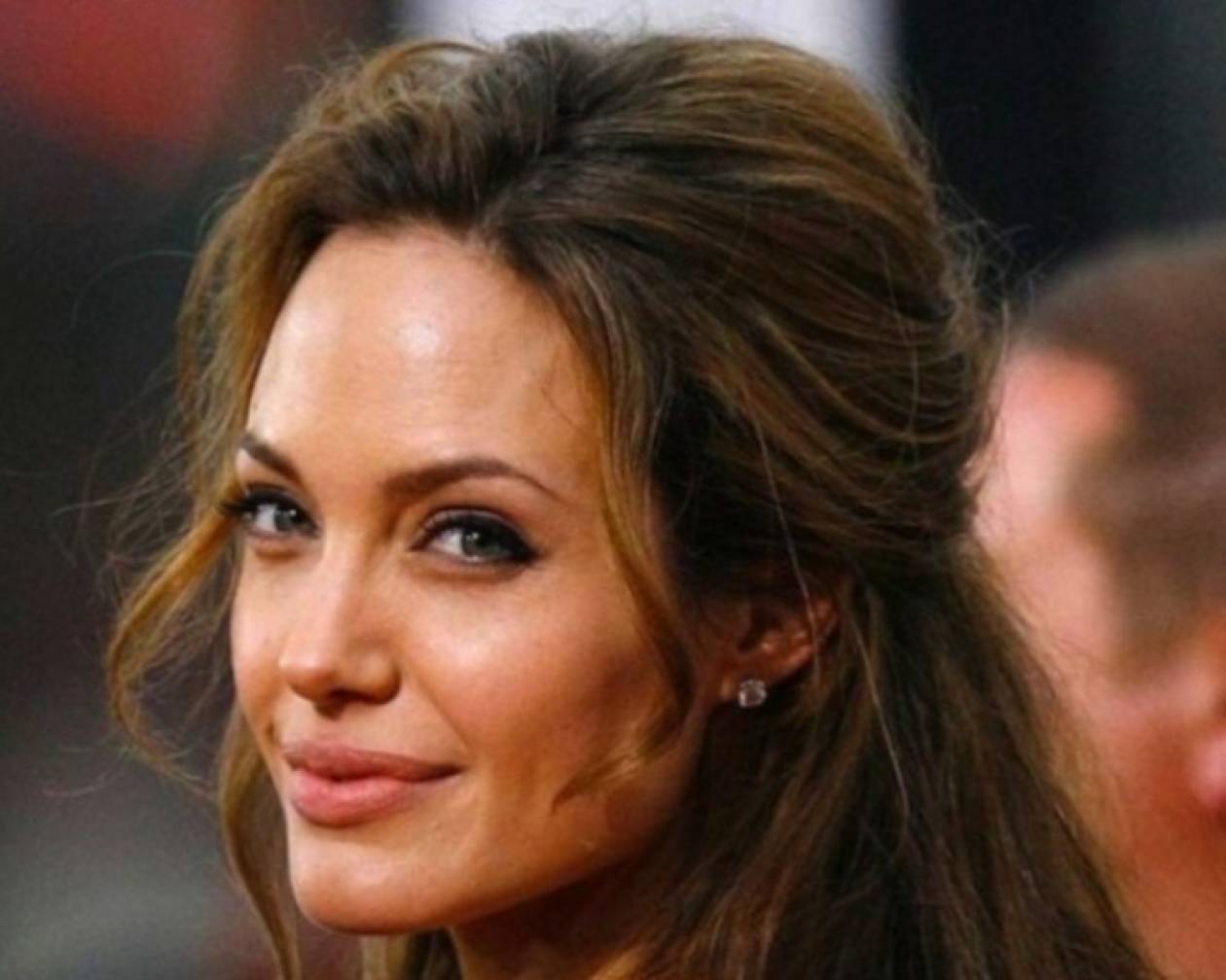Γραφείο κηδειών… Angelina Jolie