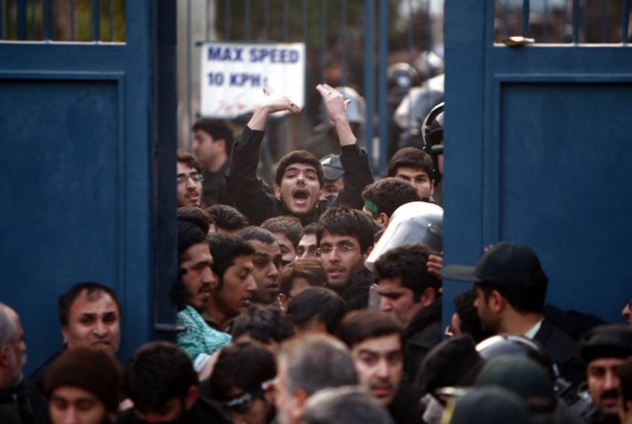 Αποκλείστηκε η πύλη της βρετανικής πρεσβείας στην Τεχεράνη
