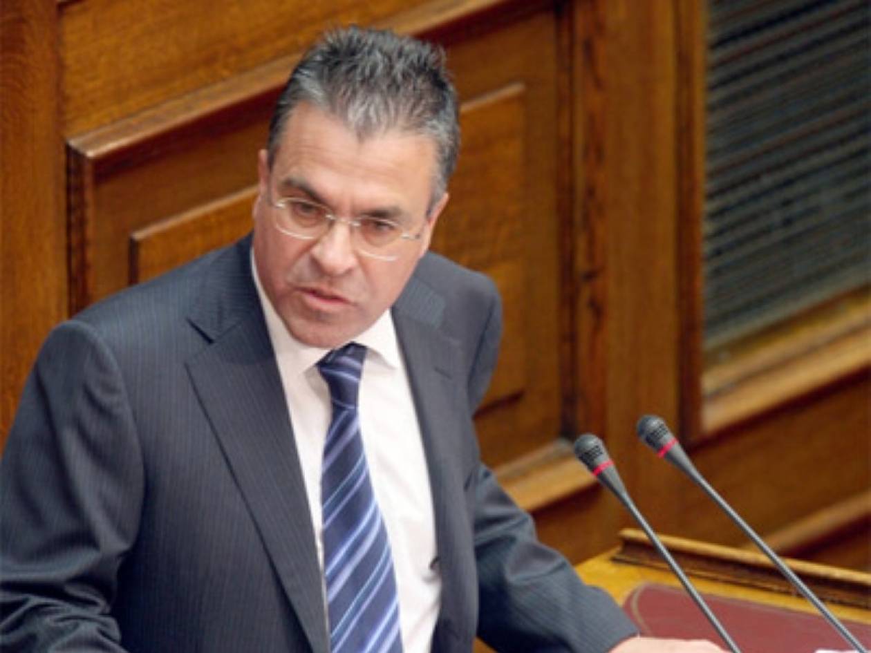 Α. Ντινόπουλος: «Οι δημοσιογράφοι δεν είναι κρατικοί υπάλληλοι»