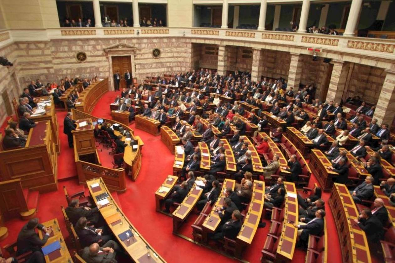 Σε εξέλιξη η ψηφοφορία για τον προϋπολογισμό του 2012