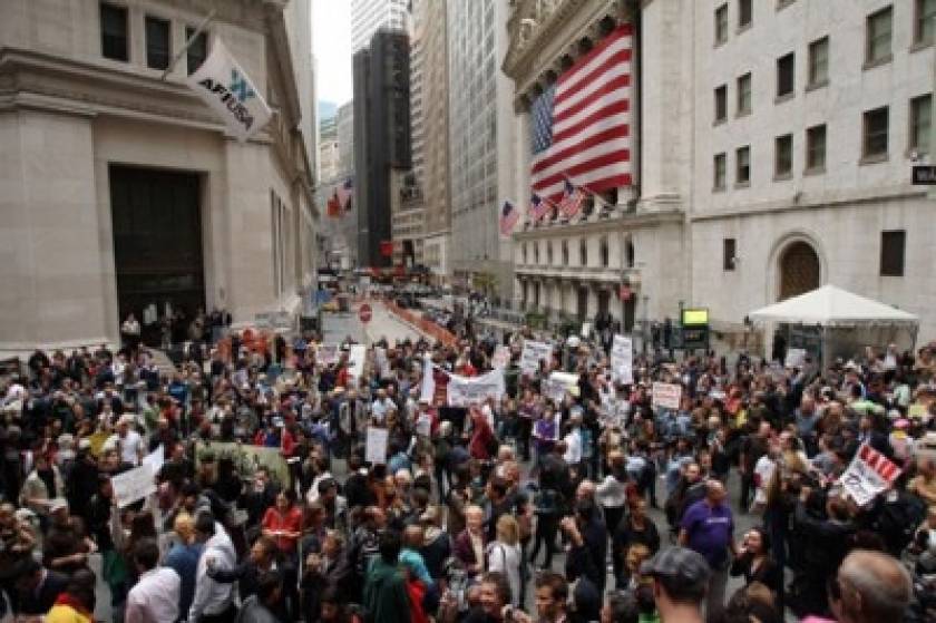 Η Ομογένεια διαδηλώνει στη Wall Street