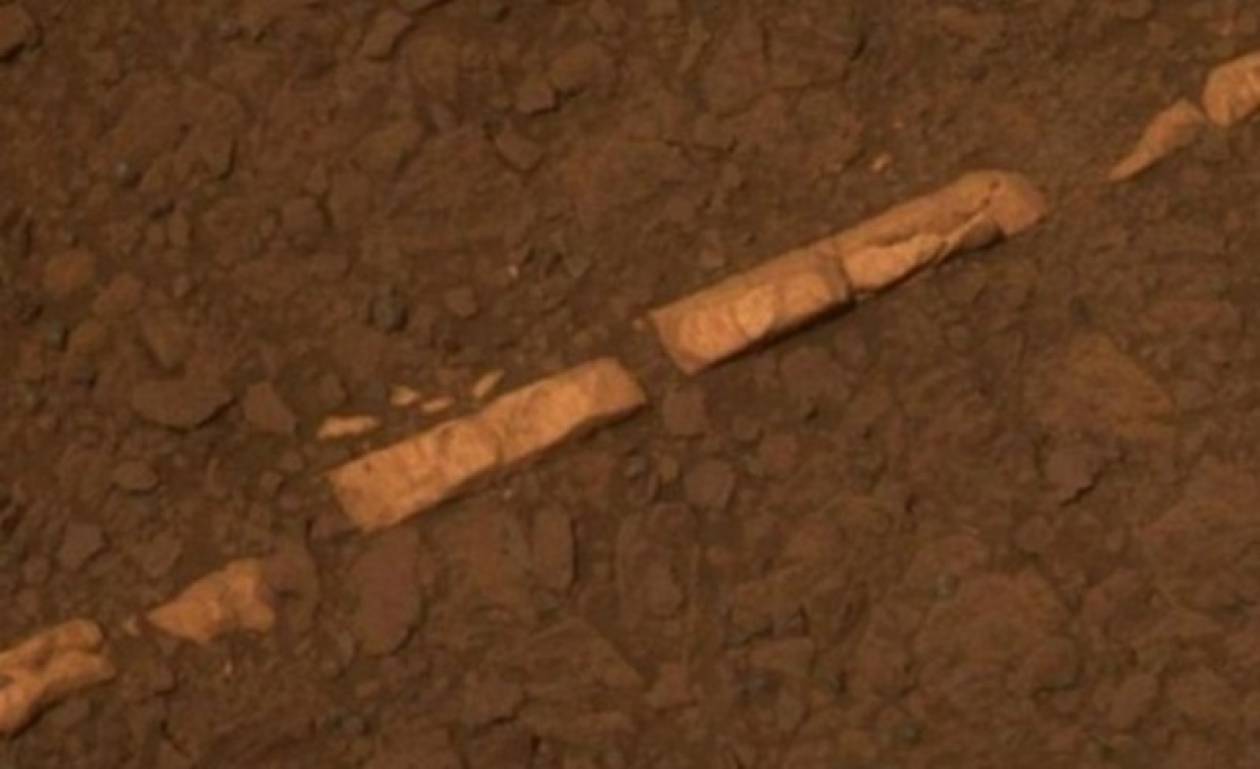 Τι είναι αυτές οι λωρίδες στην επιφάνεια του Άρη;