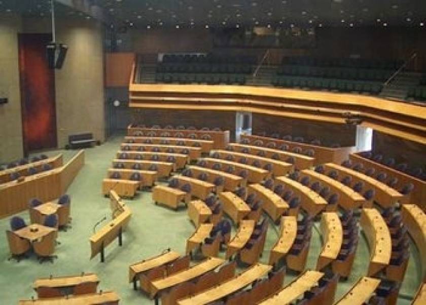 «Φονική» λάμπα στο Κοινοβούλιο της Ολλανδίας