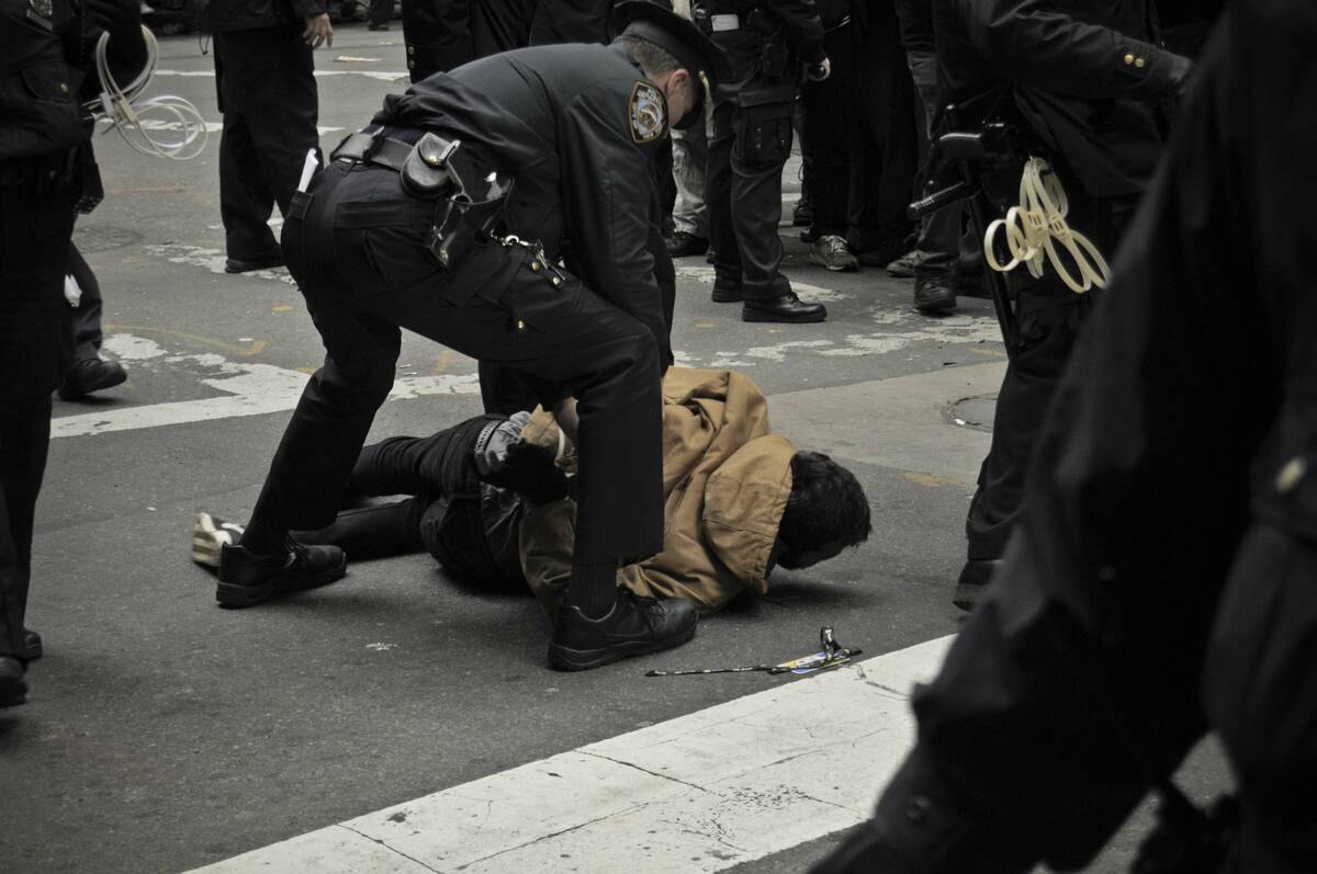 Occupy-Wall-Street-arrests-03