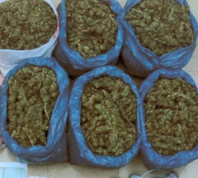 Ιωάννινα: Έμποροι ναρκωτικών μετέφεραν 80 κιλά χασίς