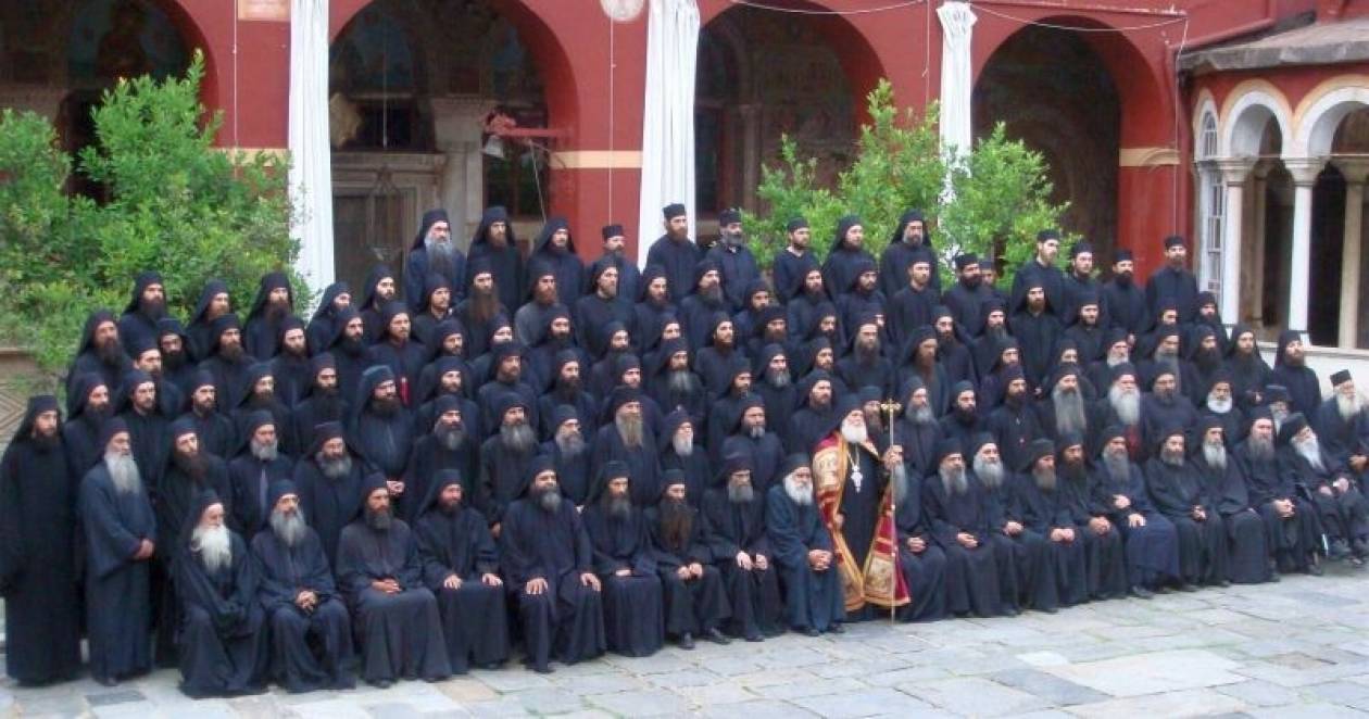 «Στο πρόσωπο του Εφραίμ φυλακίζουν 120 μοναχούς»