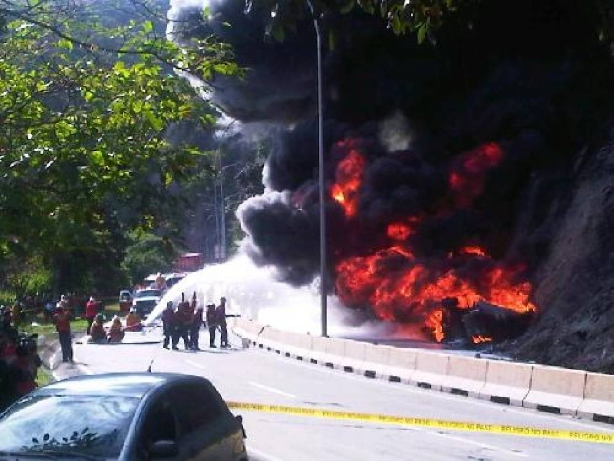 Φονική έκρηξη βυτιοφόρου στο Καράκας