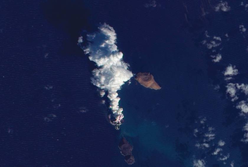 Δημιουργήθηκε νέο νησί από έκρηξη ηφαιστείου