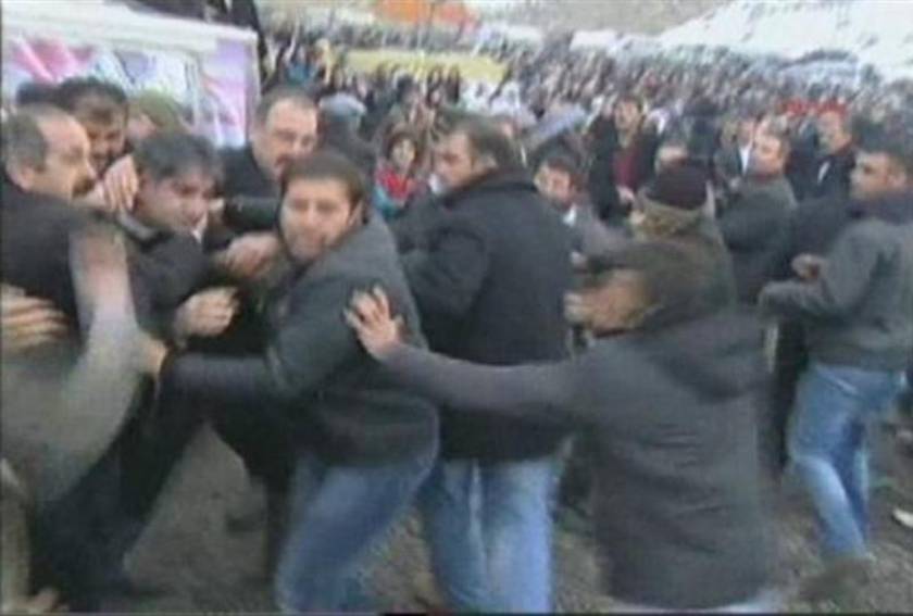 Οι Κούρδοι διαδηλώνουν ξανά στην Τουρκία