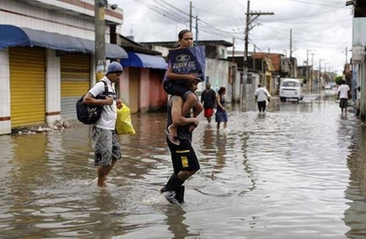 Νεκροί και χιλιάδες άστεγοι από τις πλημμύρες στη Βραζιλία