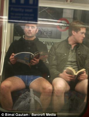Χωρίς παντελόνια στο Μετρό του Λονδίνου 
