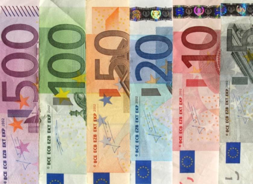 Συρρικνώθηκε κατά 329 εκατ. ευρώ το ταμειακό έλλειμμα