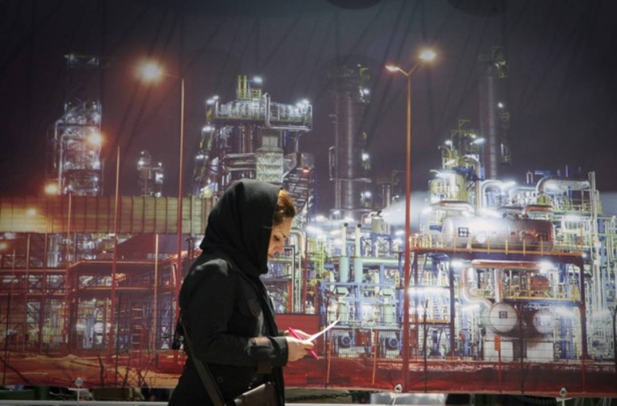 Το Ιράν απειλεί να κλείσει τις «κάνουλες» του πετρελαίου