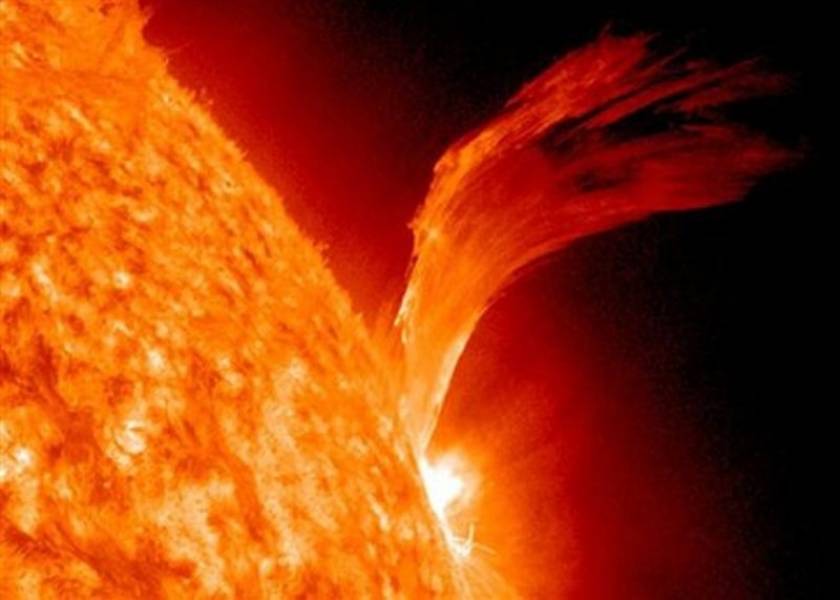 Ισχυρή ηλιακή έκρηξη πλήττει τη γη