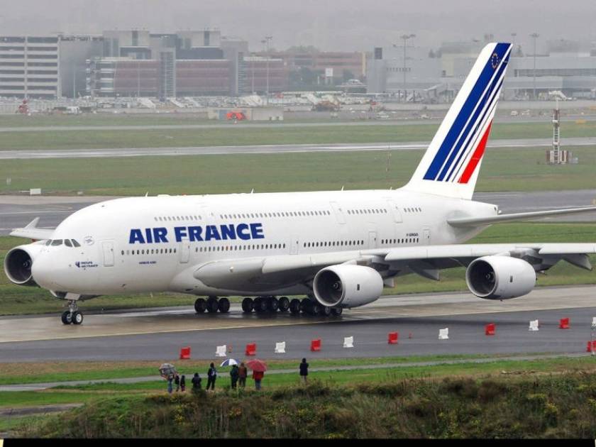 Μετ’ εμποδίων οι αερομεταφορές στη Γαλλία λόγω απεργίας