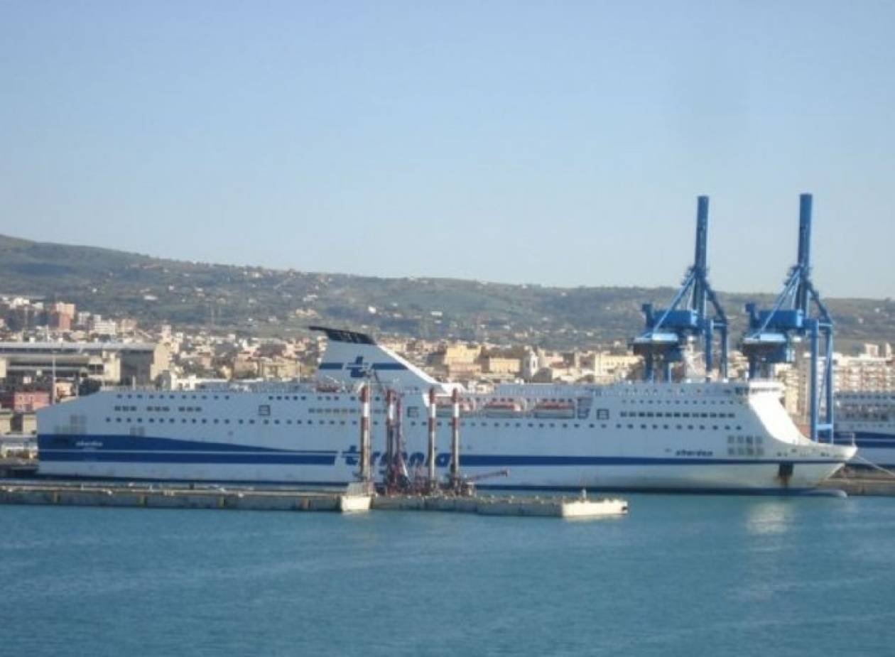 Ιταλία: Πλοίο με 400 επιβάτες προσέκρουσε σε προβλήτα