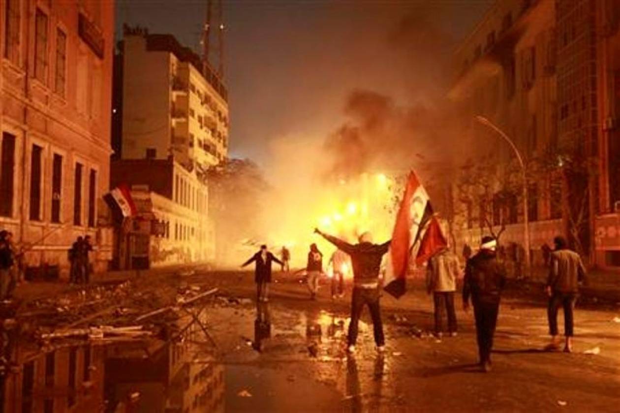 Πλιάτσικο και καταστροφές στην πρεσβεία της Συρίας στο Κάιρο