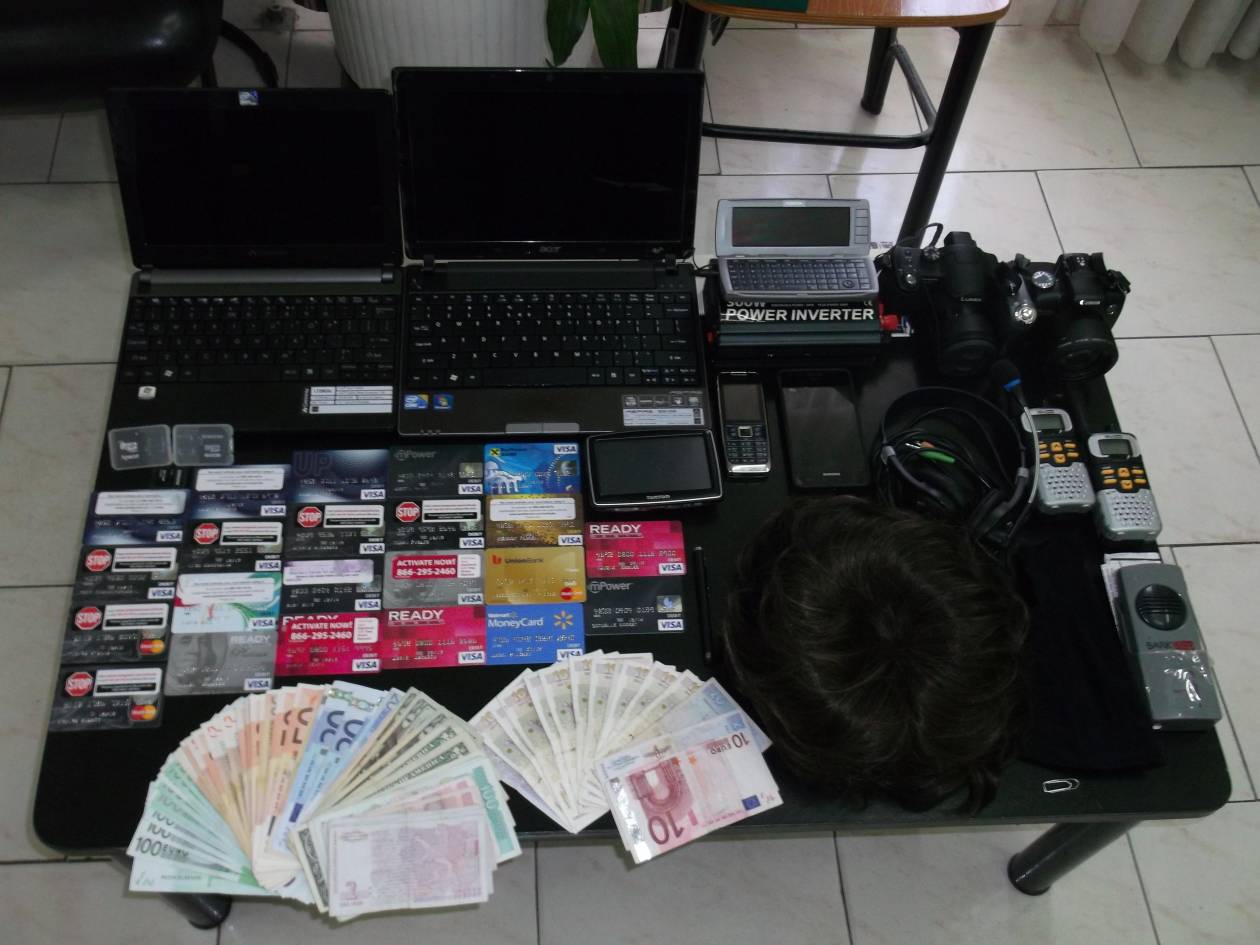 «Πιάστηκε» δίδυμο Βούλγαρων για κλοπές καρτών ΑΤΜ