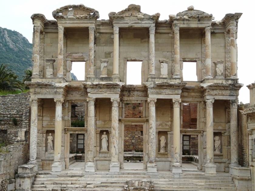 Το Ελληνικό ΥΠΕΞ ζητά από την Άγκυρα την προστασία Ελληνικών μνημείων